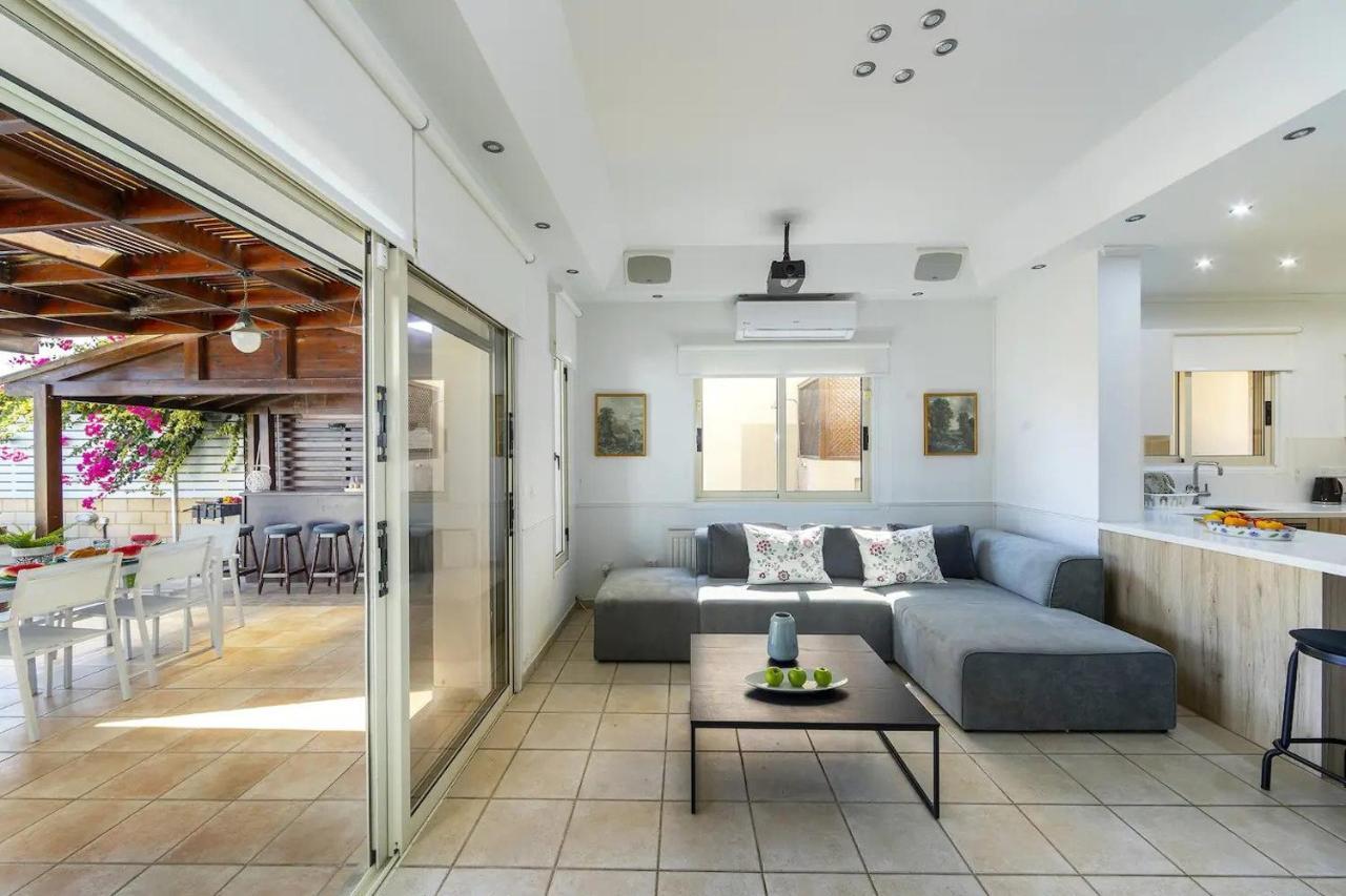 Beachfront Villa Carpe Diem Kiti المظهر الخارجي الصورة