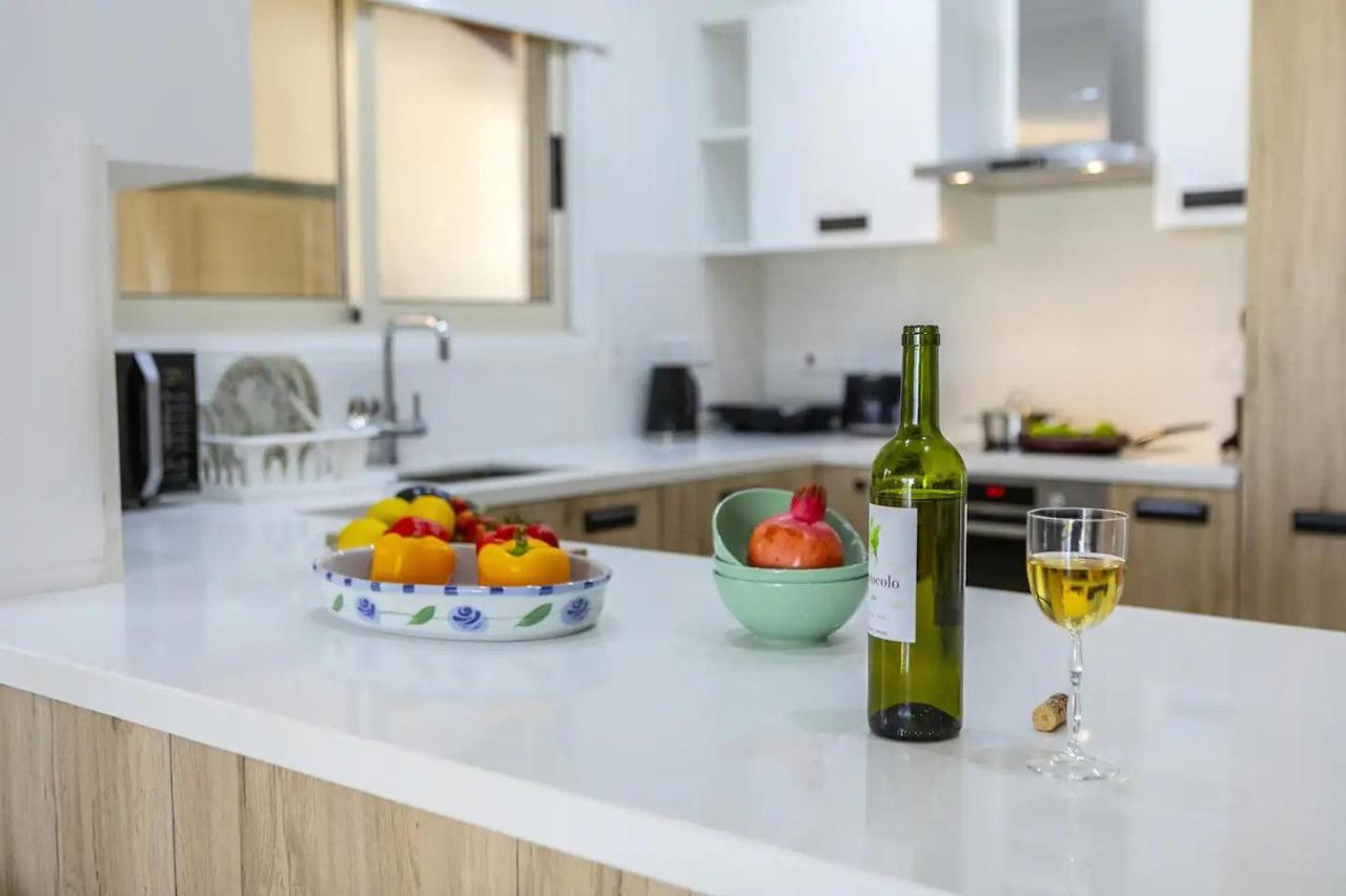 Beachfront Villa Carpe Diem Kiti المظهر الخارجي الصورة