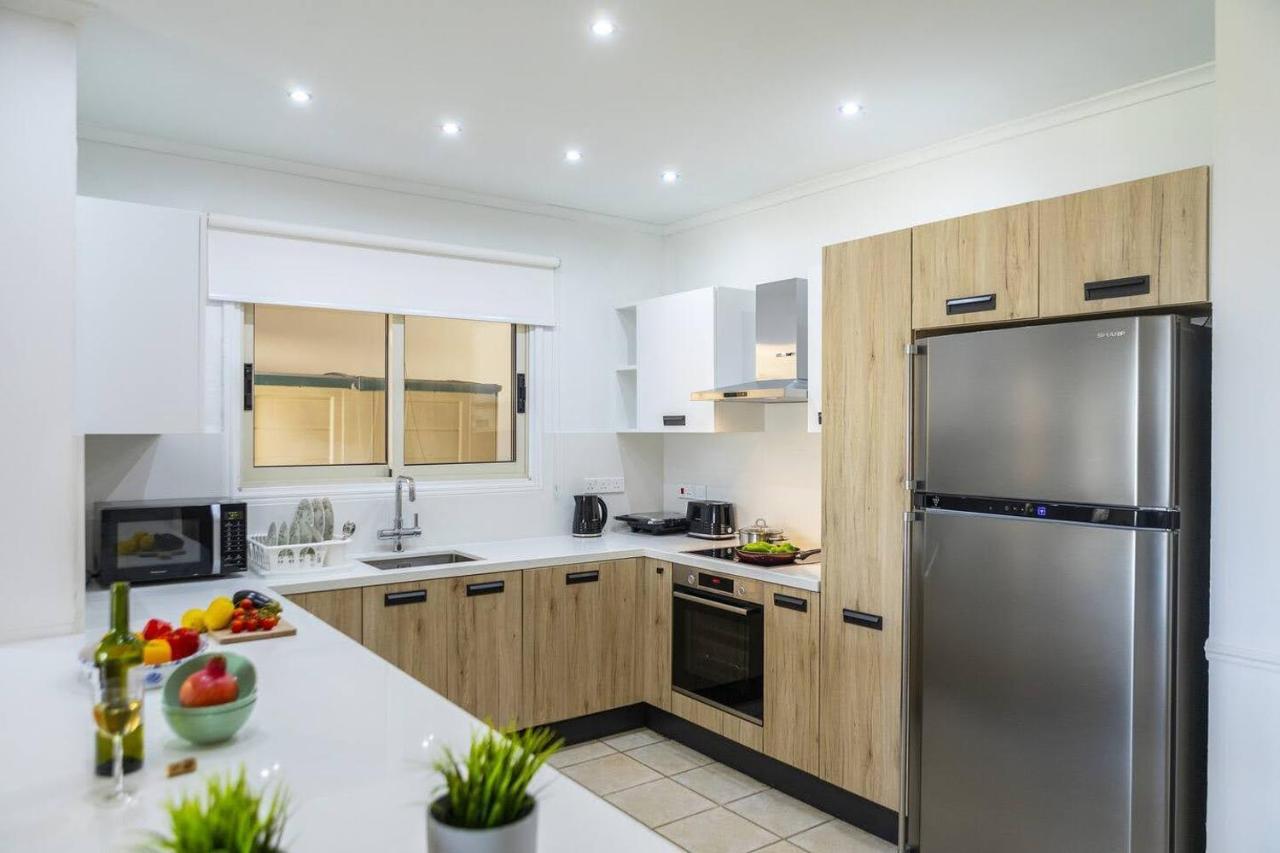 Beachfront Villa Carpe Diem Kiti المظهر الخارجي الصورة